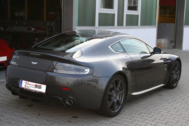 Aston Martin Vantage (2).JPG