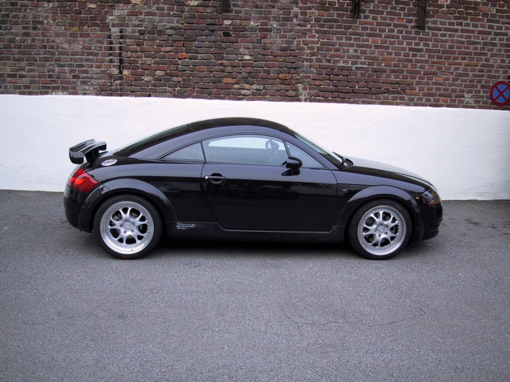 Audi TT (6).JPG